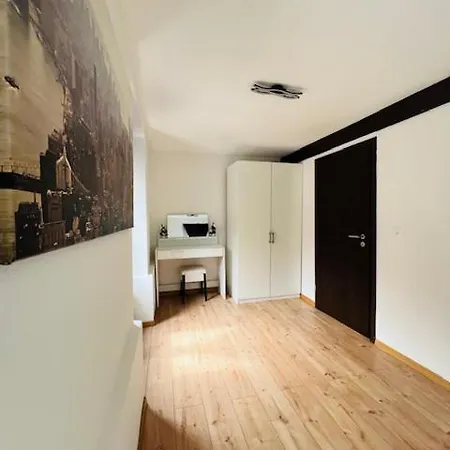 Au Bord Du Apartment *