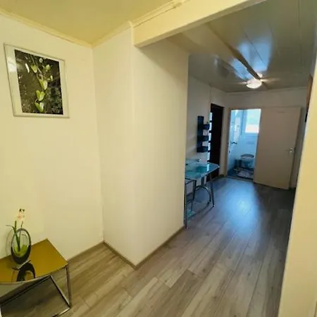 Au Bord Du Apartment *