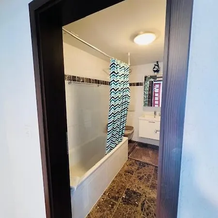 Au Bord Du Apartment *