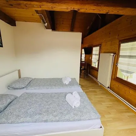 Au Bord Du *