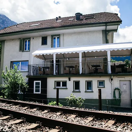 Au Bord Du *