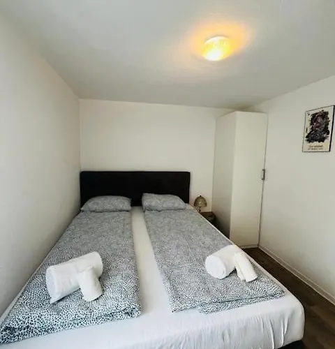 Au Bord Du